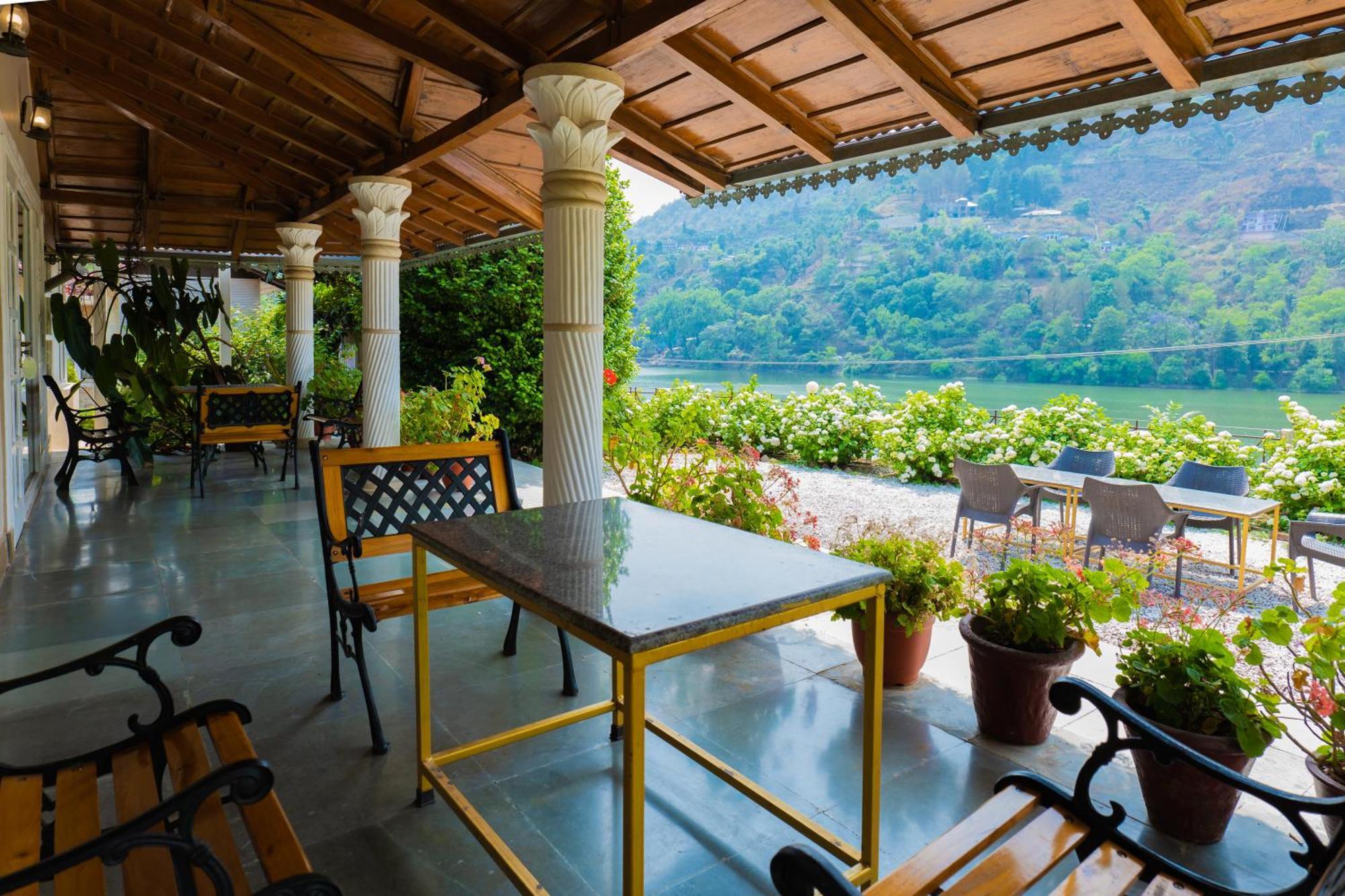 Neelesh Inn- A Luxury Lake View Hotel- 20 Kms From Nainital Bhīm Tāl Kültér fotó
