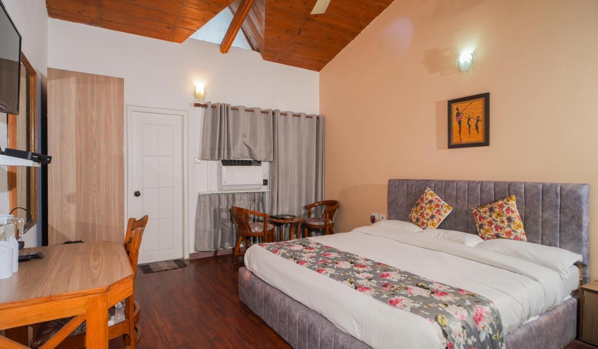 Neelesh Inn- A Luxury Lake View Hotel- 20 Kms From Nainital Bhīm Tāl Kültér fotó