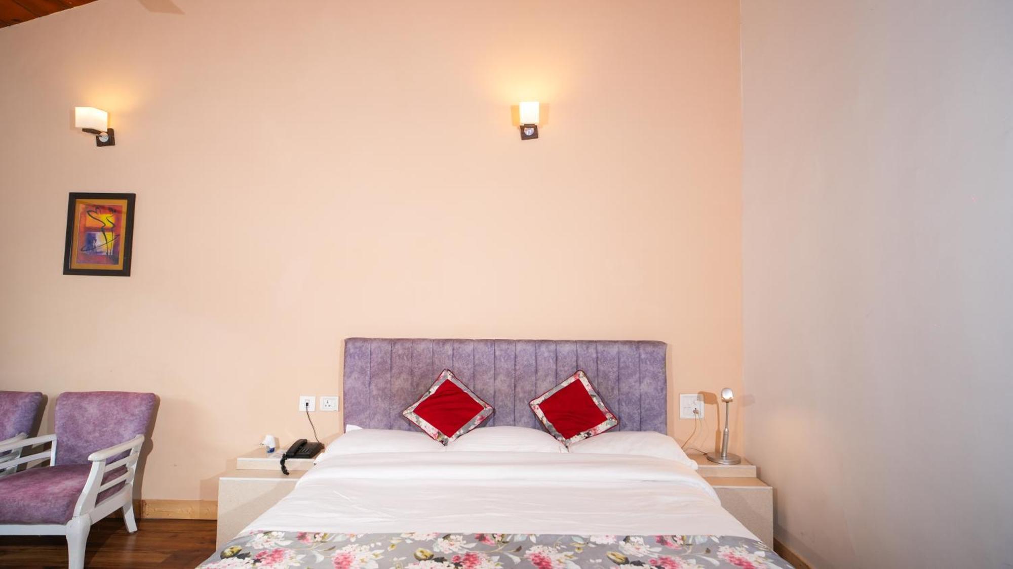 Neelesh Inn- A Luxury Lake View Hotel- 20 Kms From Nainital Bhīm Tāl Kültér fotó