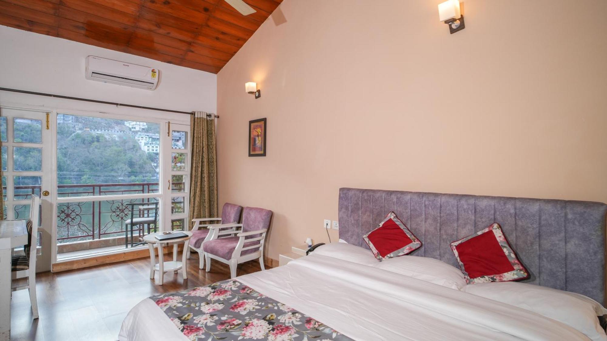Neelesh Inn- A Luxury Lake View Hotel- 20 Kms From Nainital Bhīm Tāl Kültér fotó