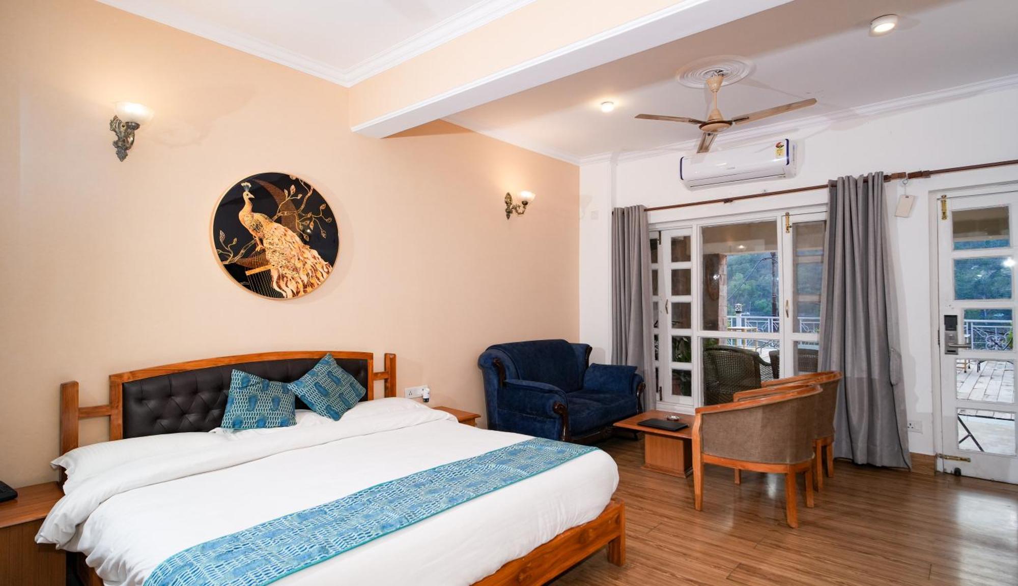 Neelesh Inn- A Luxury Lake View Hotel- 20 Kms From Nainital Bhīm Tāl Kültér fotó