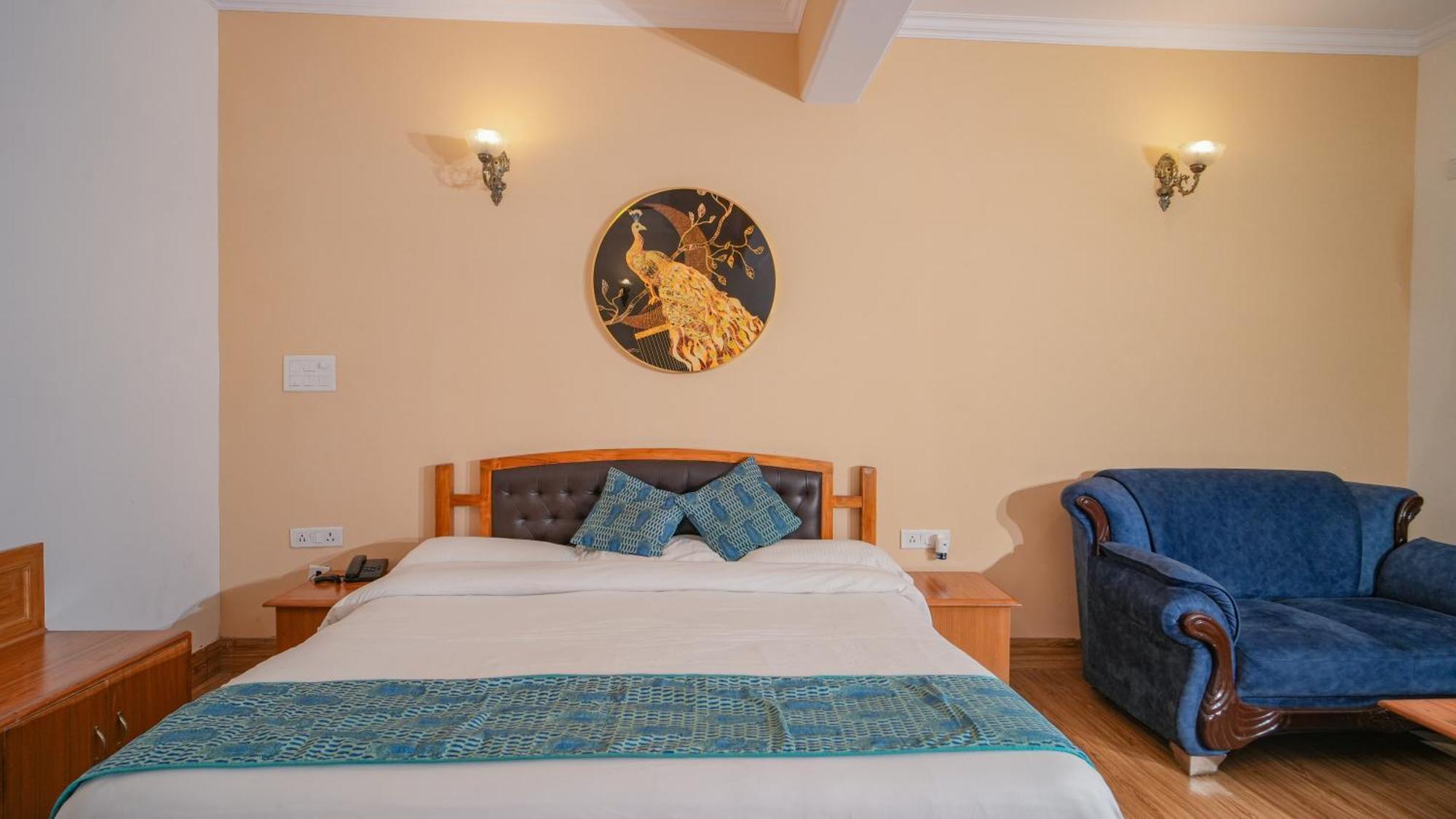 Neelesh Inn- A Luxury Lake View Hotel- 20 Kms From Nainital Bhīm Tāl Kültér fotó
