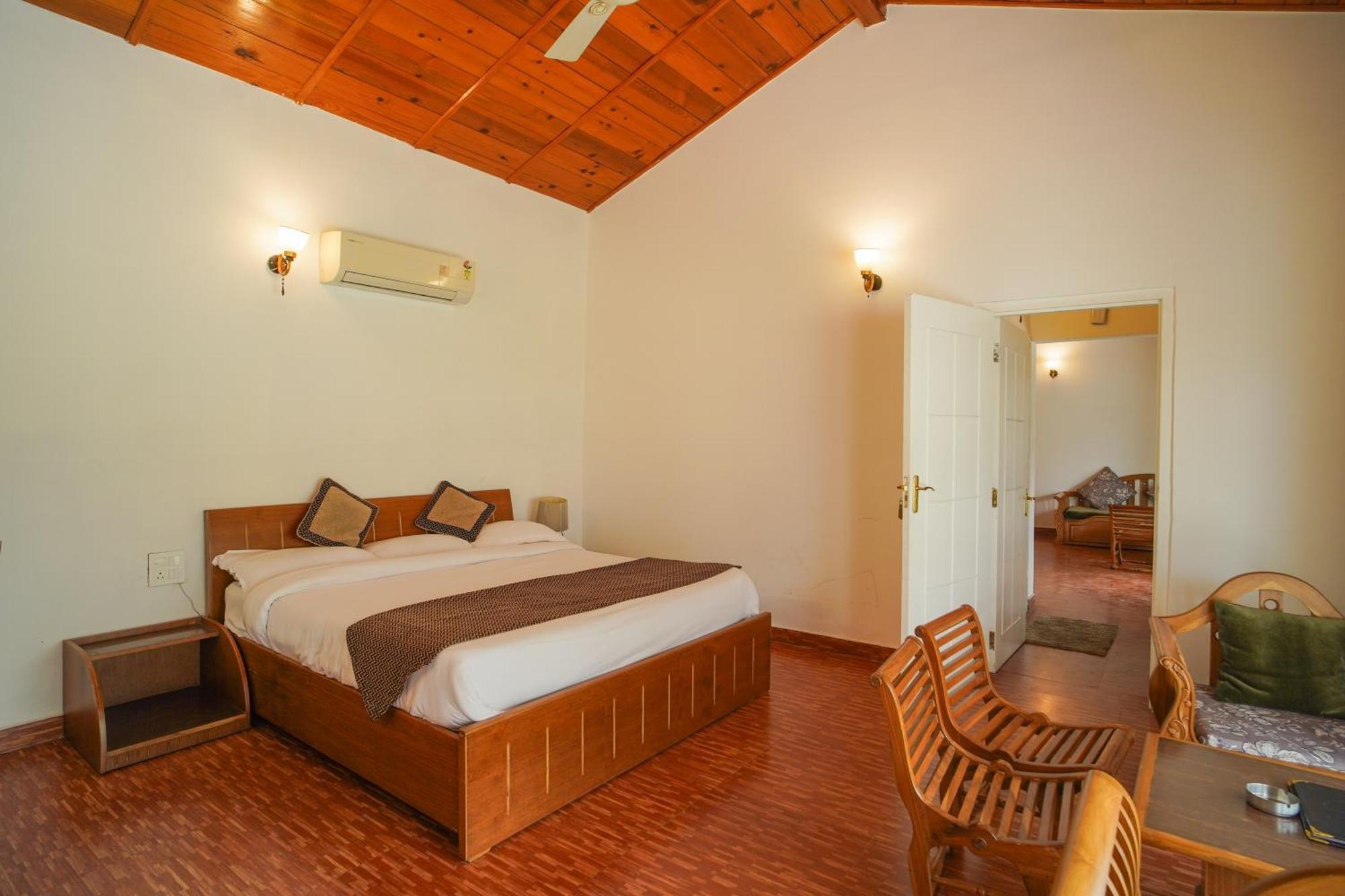 Neelesh Inn- A Luxury Lake View Hotel- 20 Kms From Nainital Bhīm Tāl Kültér fotó