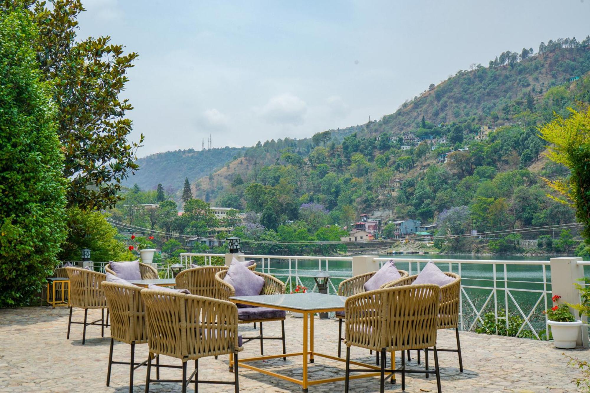 Neelesh Inn- A Luxury Lake View Hotel- 20 Kms From Nainital Bhīm Tāl Kültér fotó