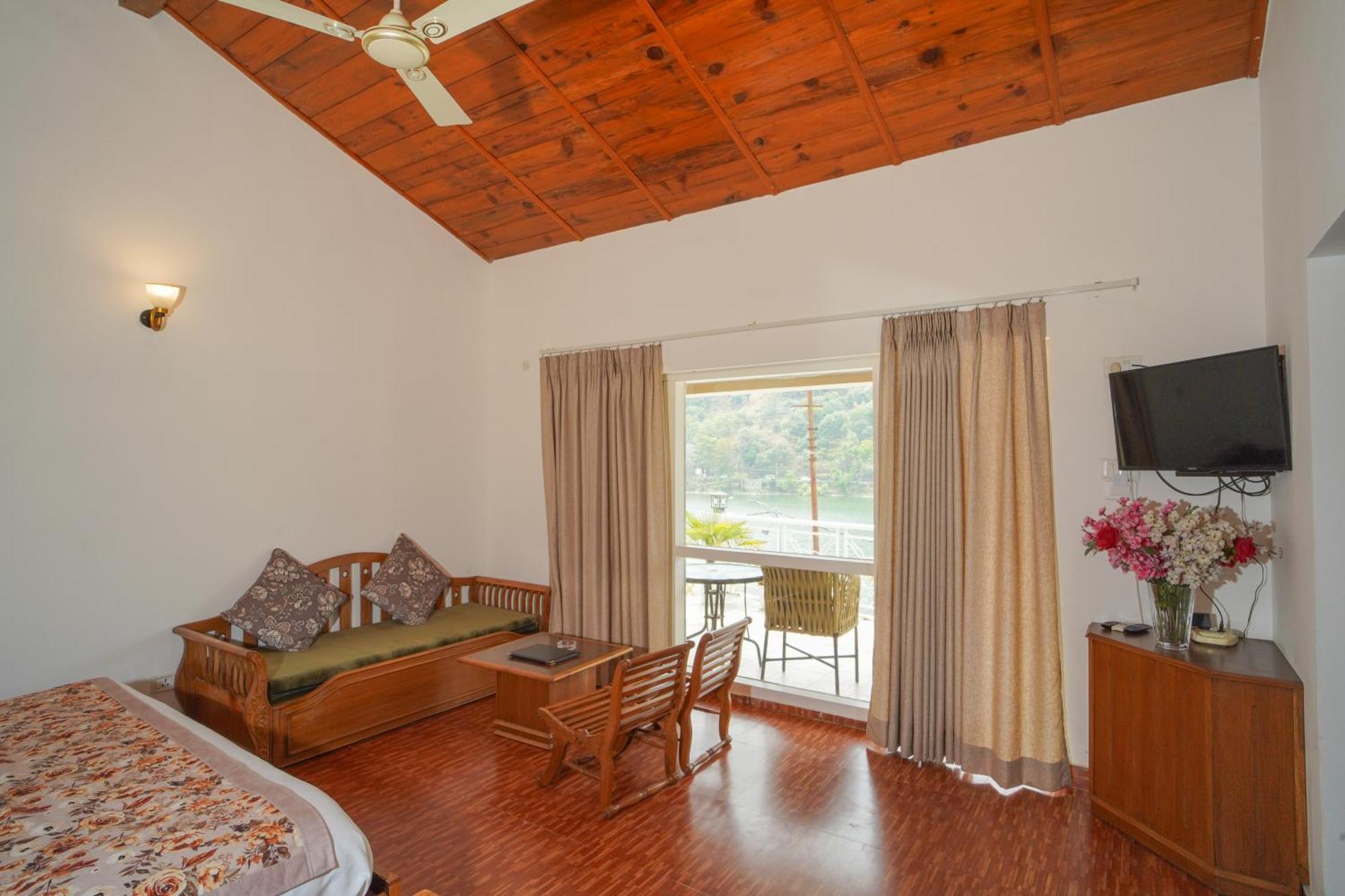 Neelesh Inn- A Luxury Lake View Hotel- 20 Kms From Nainital Bhīm Tāl Kültér fotó